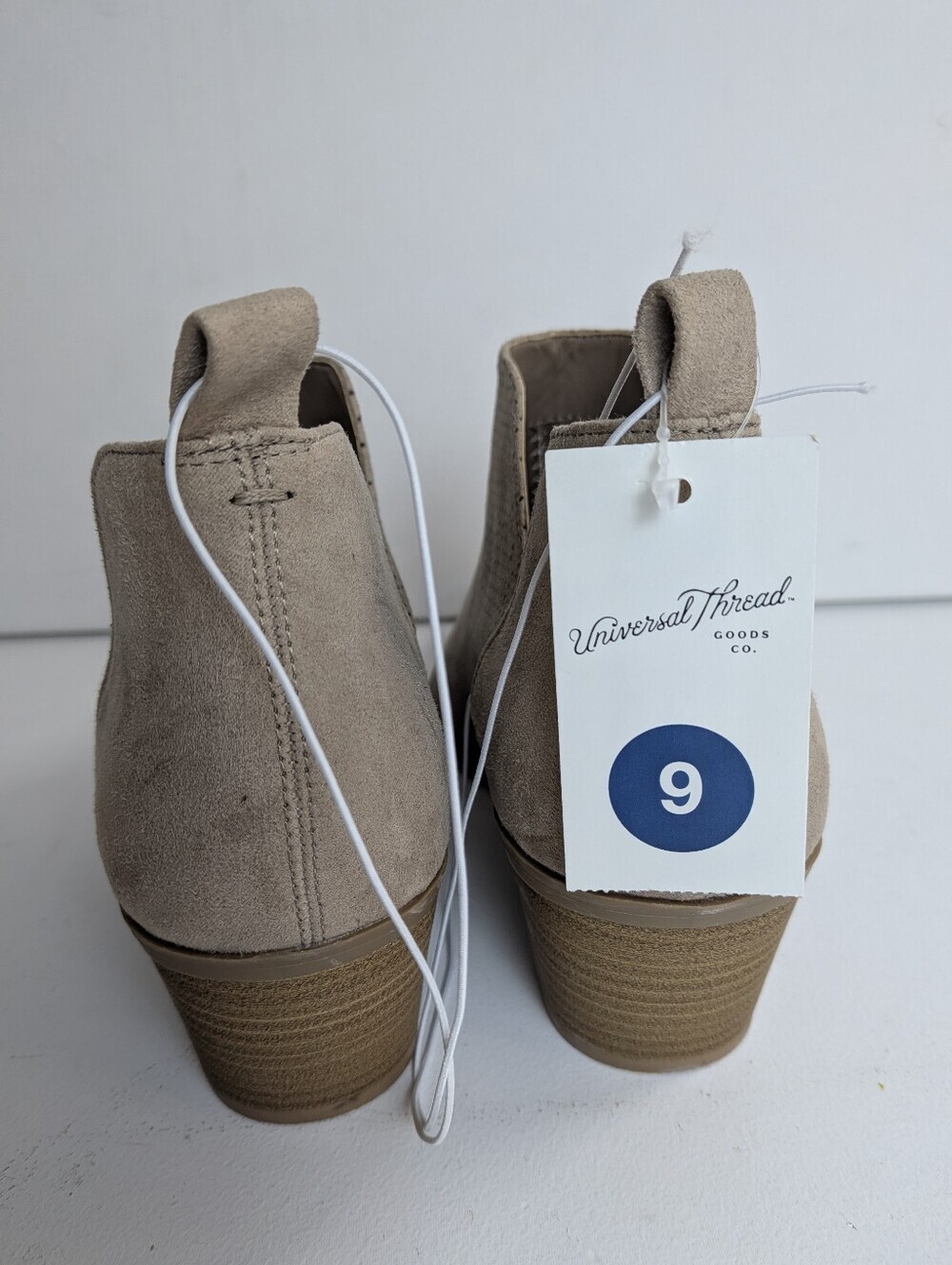 New Universal Thread Women's Cari Slip-On Cut Out Ankle Bootie Taupe Size 9 Boho - Picture 3 of 7